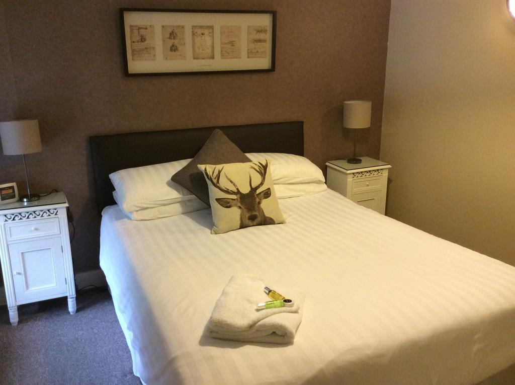Hambro Arms Hotel Milton Abbas Værelse billede