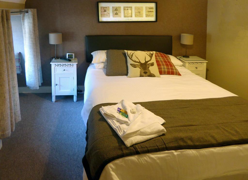 Hambro Arms Hotel Milton Abbas Værelse billede