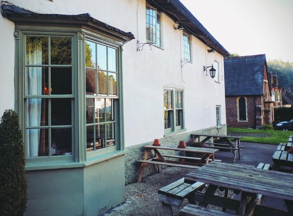 Hambro Arms Hotel Milton Abbas Eksteriør billede