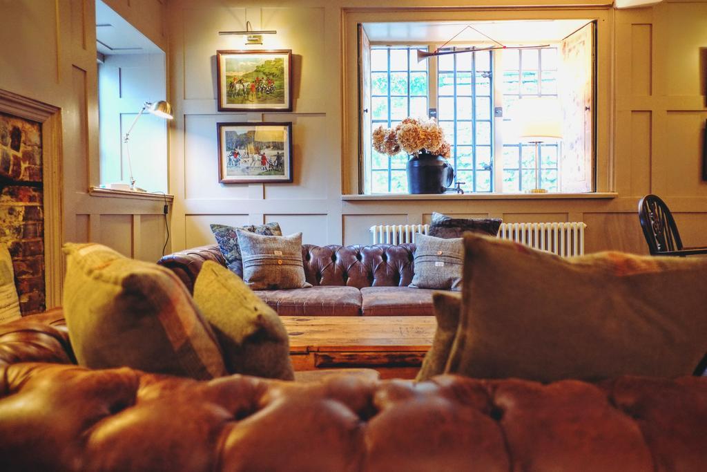 Hambro Arms Hotel Milton Abbas Eksteriør billede