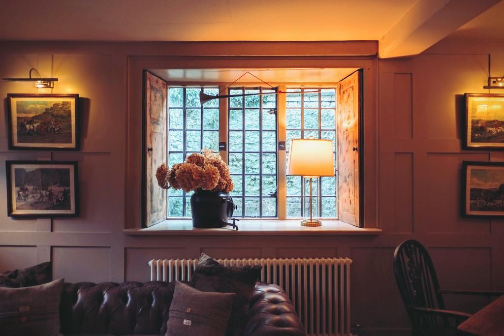 Hambro Arms Hotel Milton Abbas Eksteriør billede