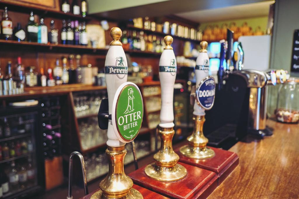 Hambro Arms Hotel Milton Abbas Eksteriør billede